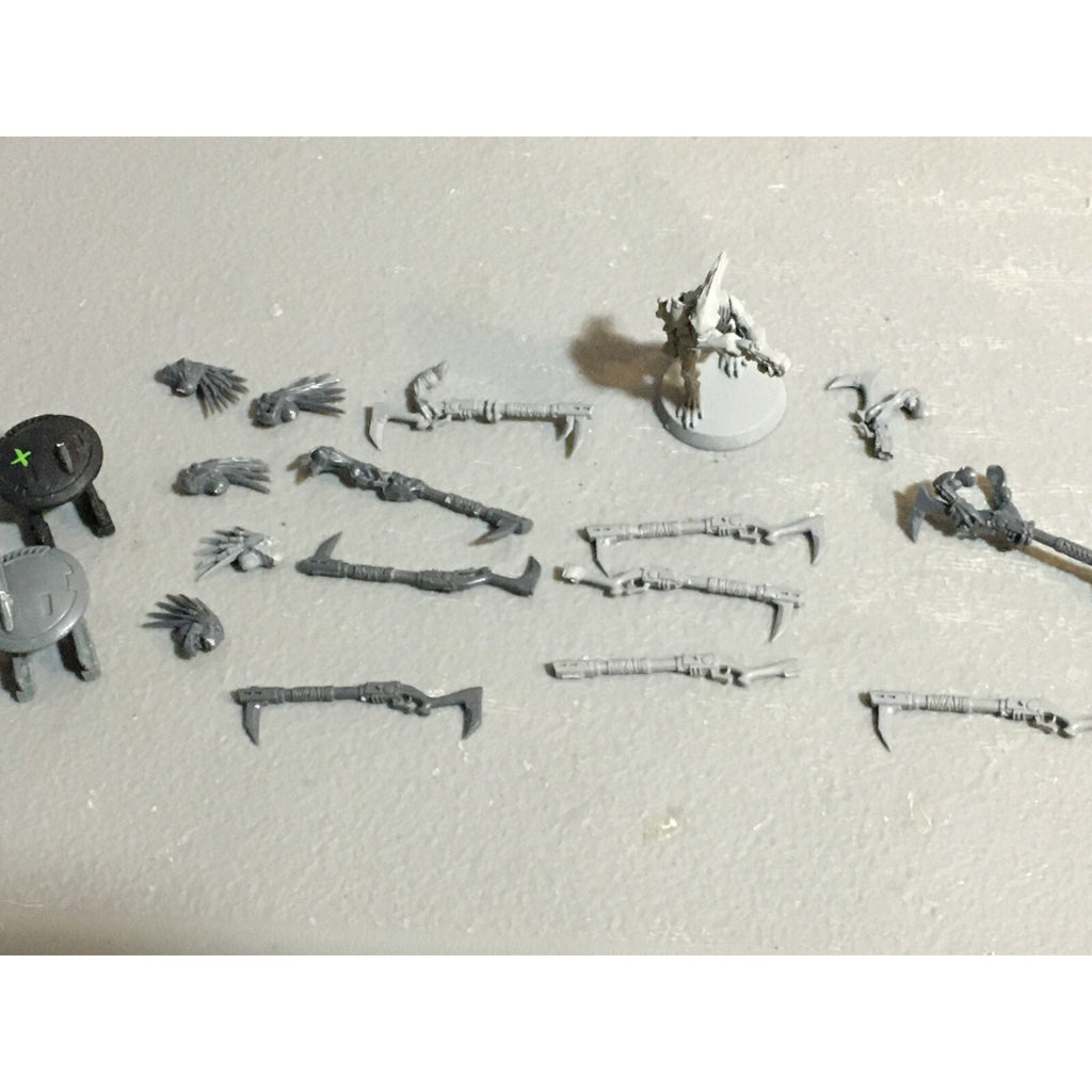 A23027 WARHAMMER 40K TAU EMPIRE BITS LOT KROOT GUNS HEADS GAMES WORKSHOP GW