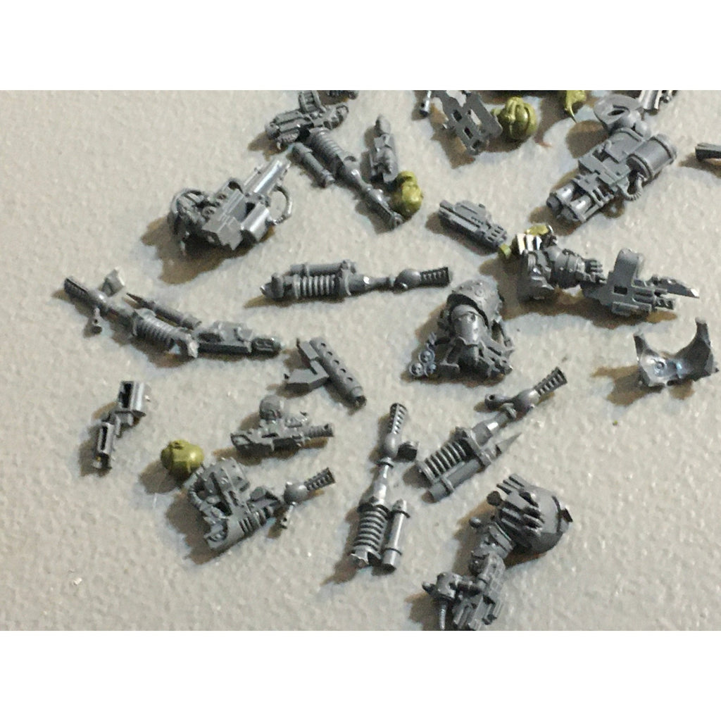 A31470 WARHAMMER 40K CHAOS DEATH GUARD NURGLE PLAGUE MARINES BITS LOT GW