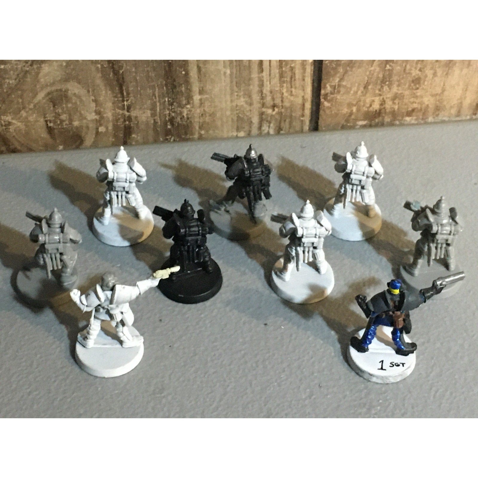 A30064 UNKNOWN TABLE TOP SCI-FI POWER ARMOR SOLDIERS 9 PK MISS 1 ARM WAR GAMES