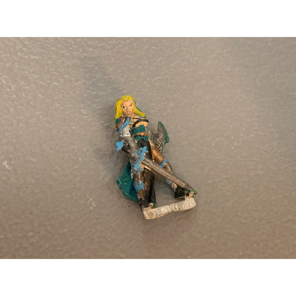 A10260 UNKNOWN OOP METAL MINIATURE PAINTED FANTASY FEMALE SWORD SHIELD