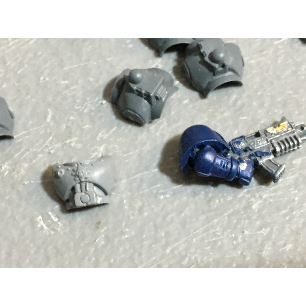 A23159 WARHAMMER 40K SPACE MARINES BITS LOT TORSOS SPECIALS GAMES WORKSHOP GW