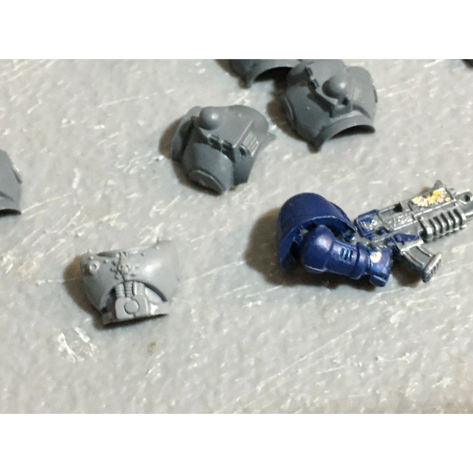 A23159 WARHAMMER 40K SPACE MARINES BITS LOT TORSOS SPECIALS GAMES WORKSHOP GW