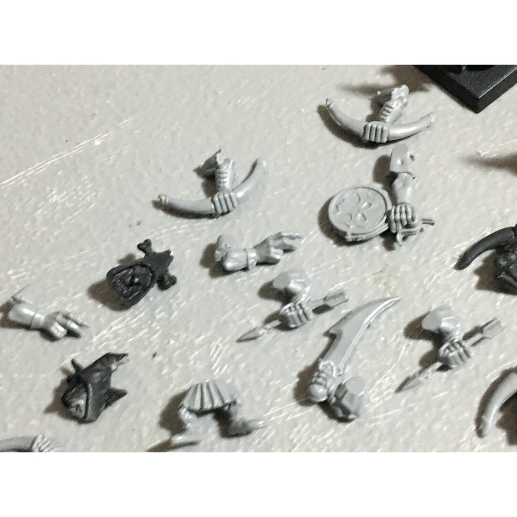 A22618 WARHAMMER FANTASY ORCS & GOBLINS BITS LOT NIGHT GOBLIN MIXED GW