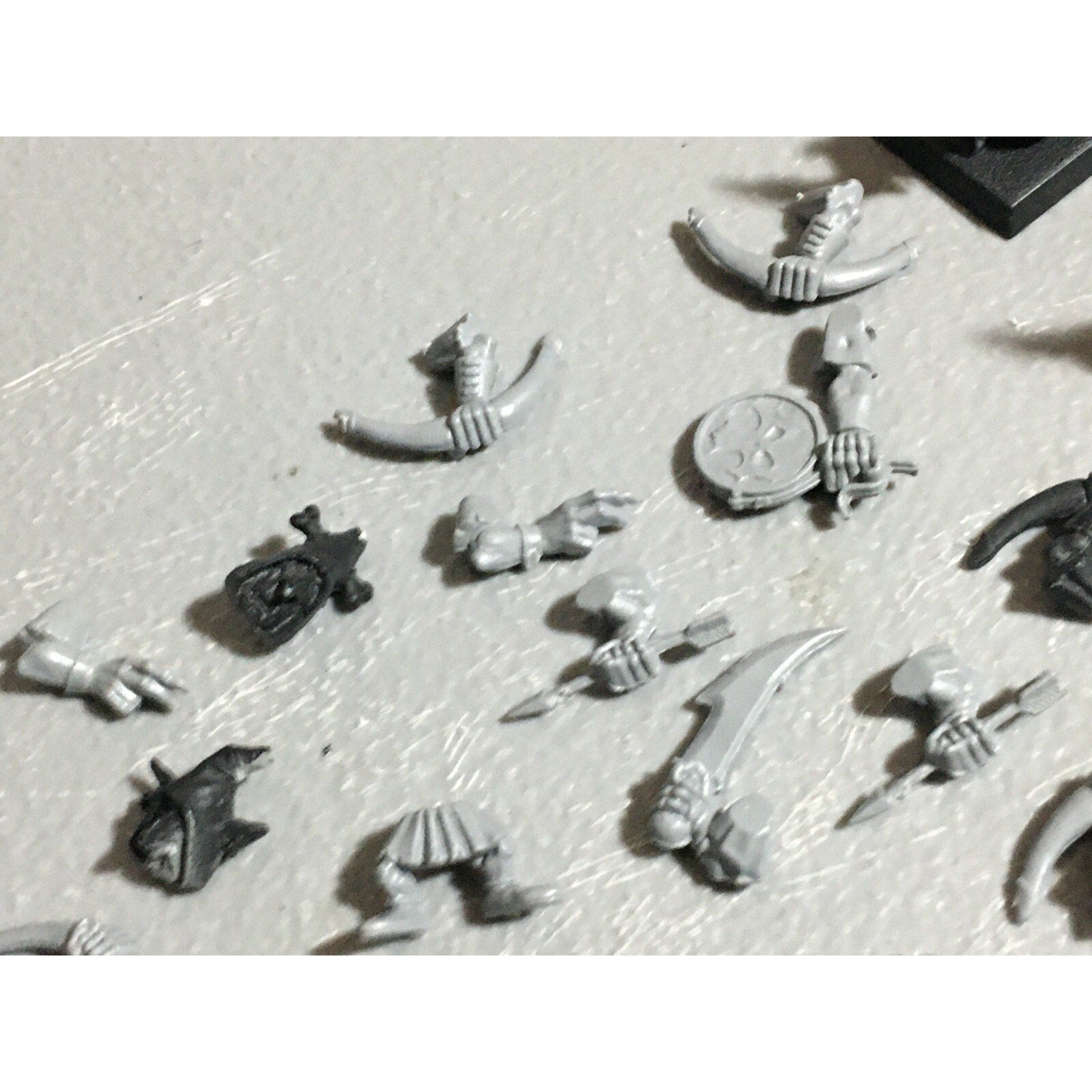 A22618 WARHAMMER FANTASY ORCS & GOBLINS BITS LOT NIGHT GOBLIN MIXED GW
