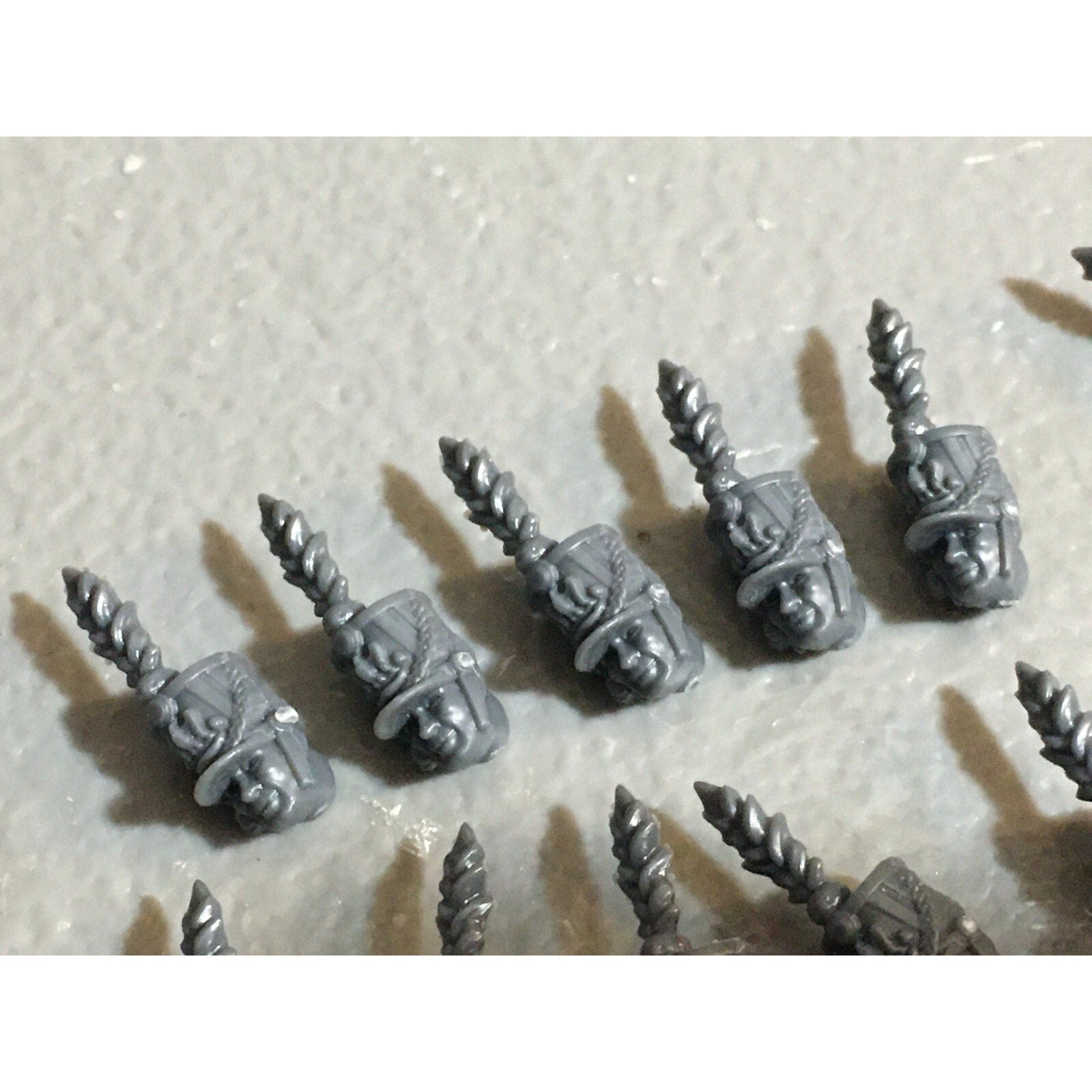 A23033 WARGAMES ATLANTIC HEADS NAPOLEONIC FANCY HATS & GASMASK MM BITS LOT MINIS
