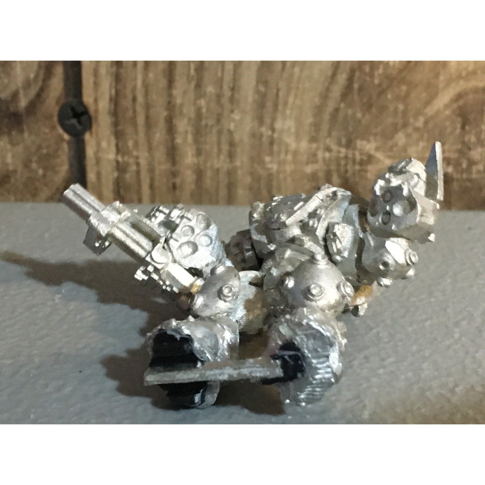 A30058 UNKNOWN METAL TABLE TOP SCI-FI POWER SUIT ARMOR SOLDIER WAR GAMES METAL