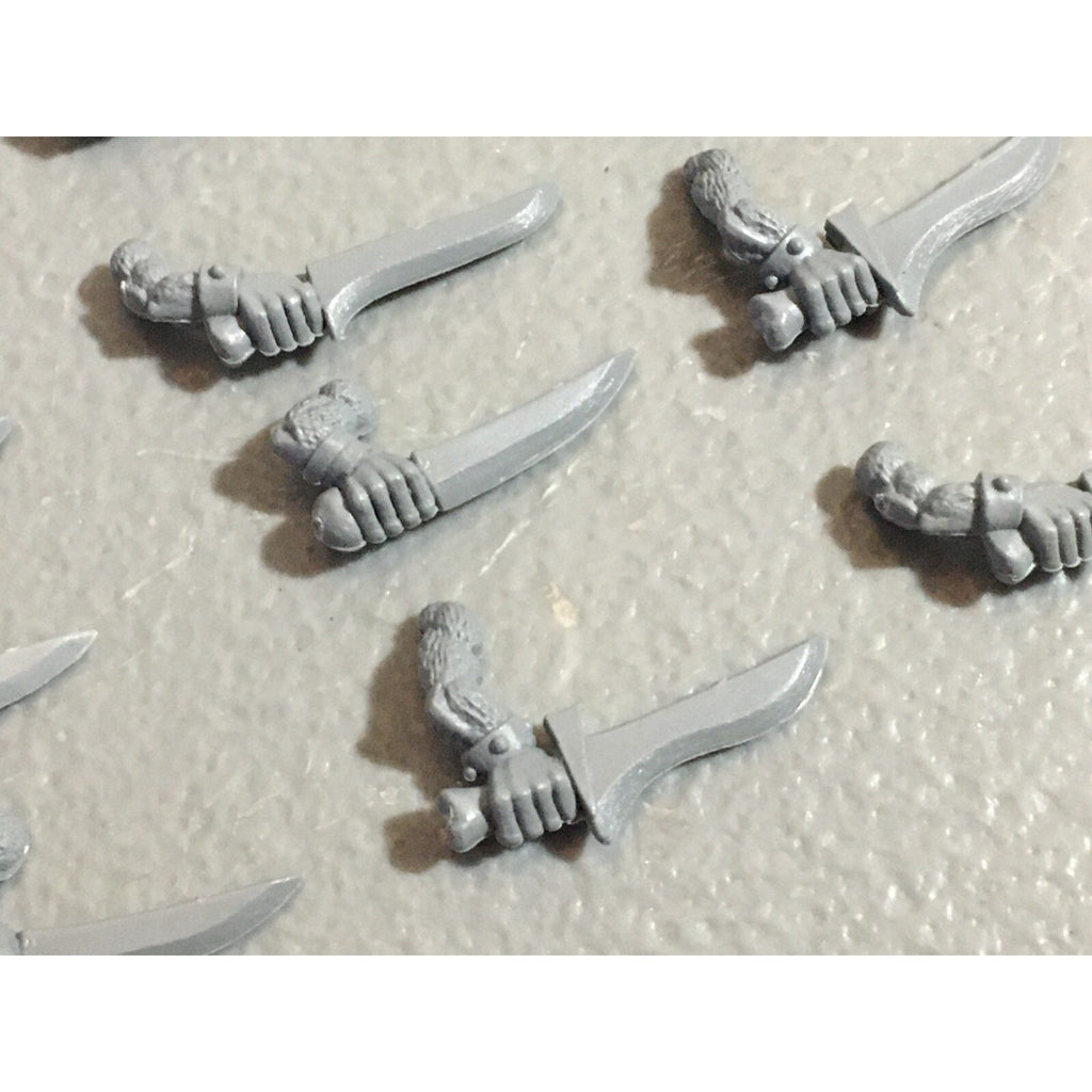 A22300 WARHAMMER FANTASY SKAVEN BITS LOT SWORD ARMS GAMES WORKSHOP GW