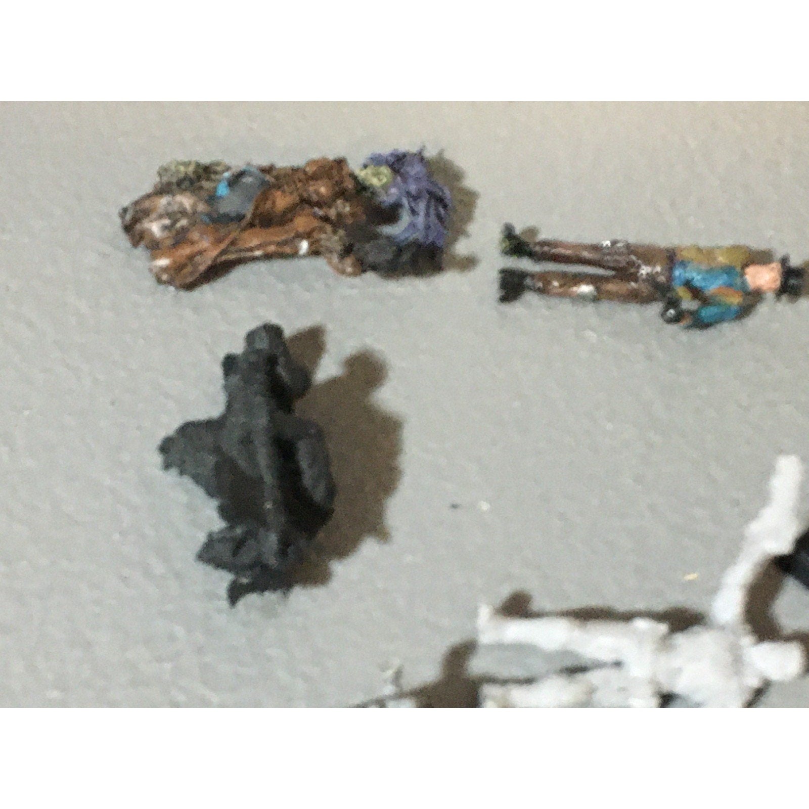 A32533 UNKNOWN MINIATURES PLASTIC INCOMPLETE WARRIOR SOLDIER