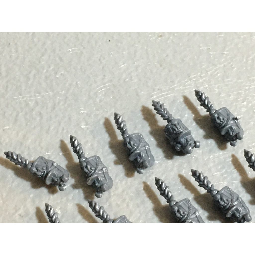 A23033 WARGAMES ATLANTIC HEADS NAPOLEONIC FANCY HATS & GASMASK MM BITS LOT MINIS