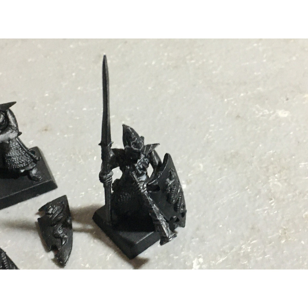 A22066 WARHAMMER FANTASY DARK ELVES INCOMPLETE SPEARMEN & COLD ONE GW