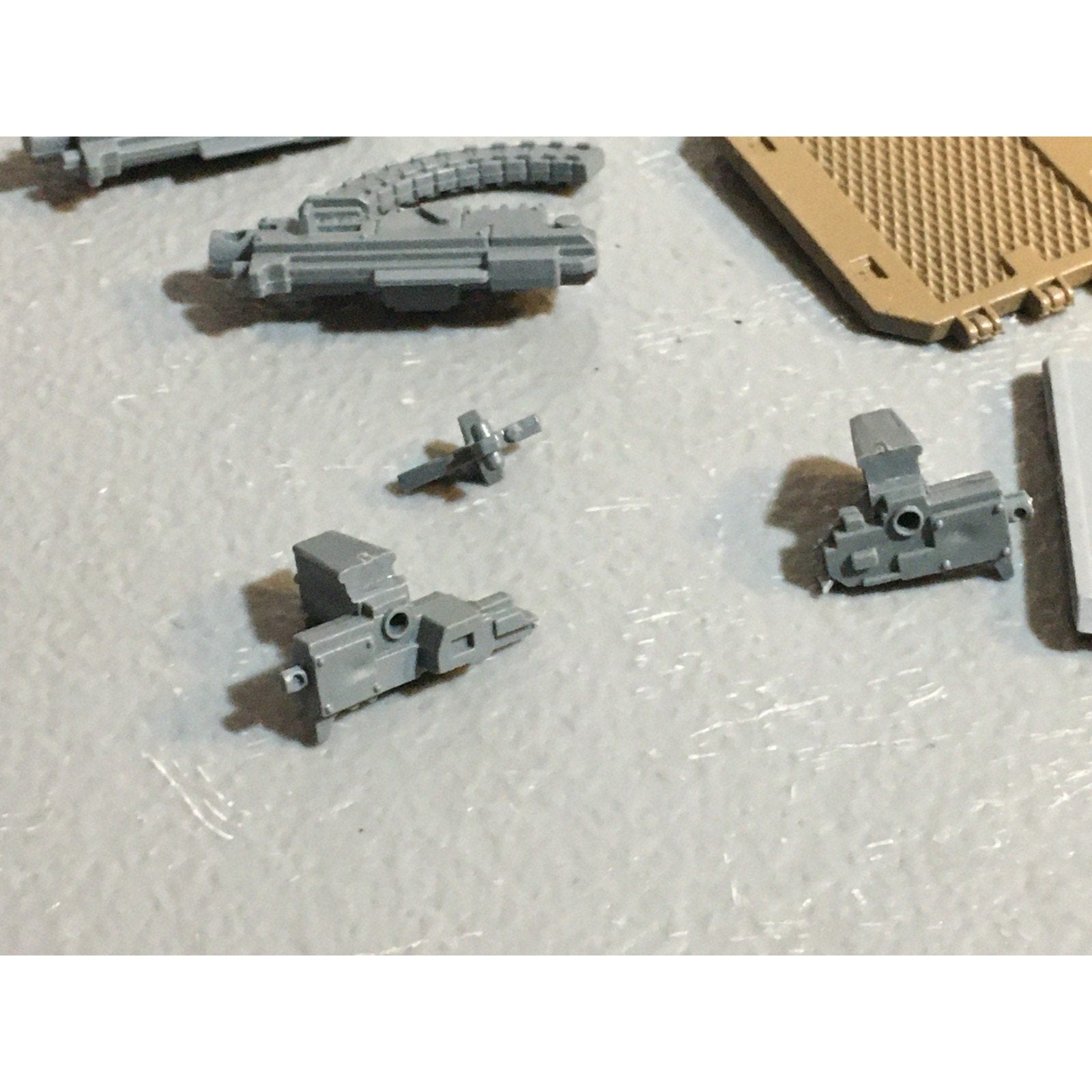 A24519 WARHAMMER 40K SPACE MARINES BITS LOT TANK RHINO RAZORBACK LAND RAIDER