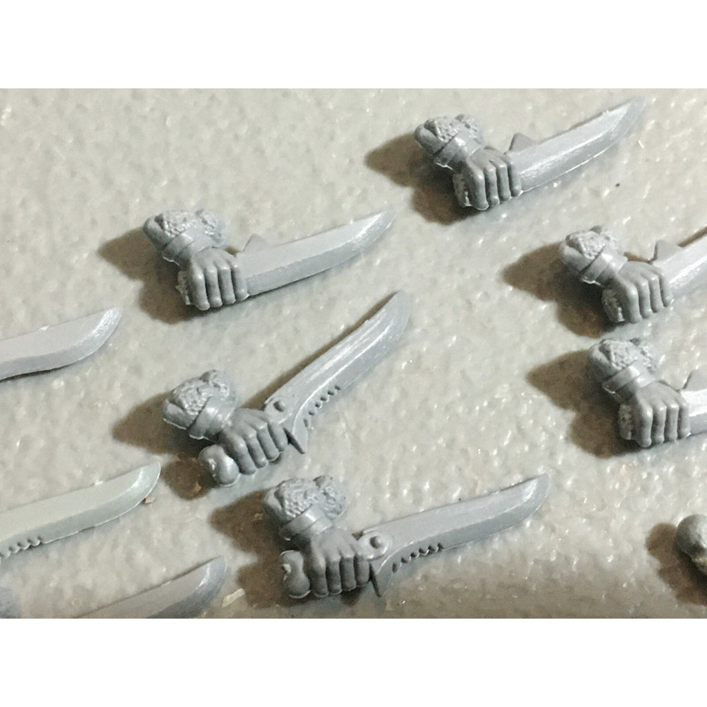 A22298 WARHAMMER FANTASY SKAVEN BITS LOT SWORD ARMS GAMES WORKSHOP GW