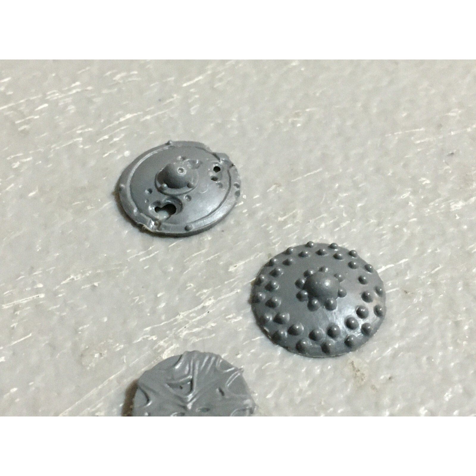 A23459 WARHAMMER FANTASY VAMPIRE COUNTS UNDEAD BITS LOT SHIELDS & ICONS GW