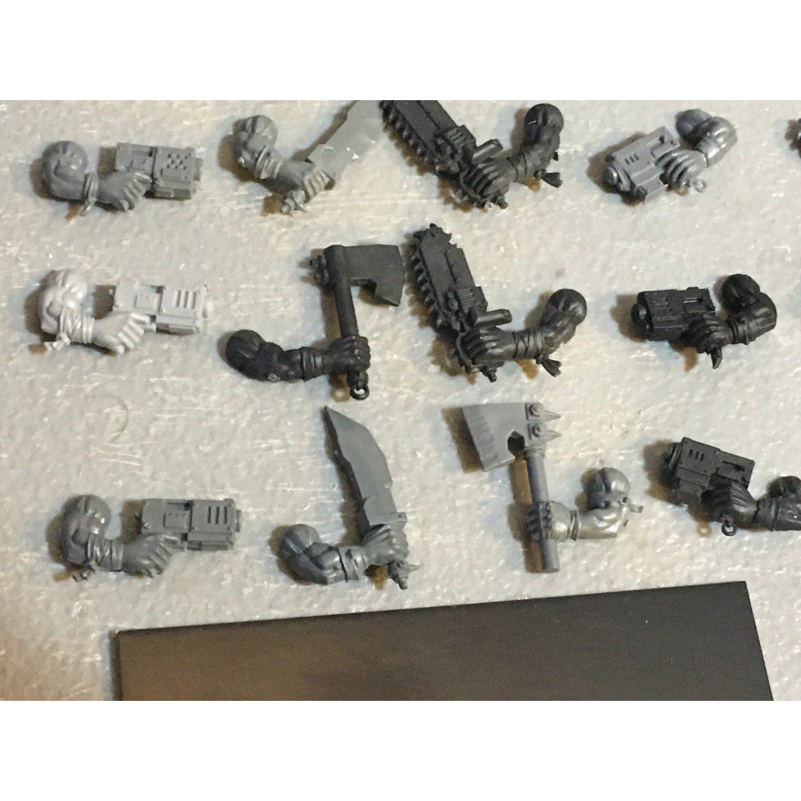 A33562 WARHAMMER 40K SPACE ORKS BITS LOT ARMS CHOPPA SLUGGA GW GAMES WORKSHOP