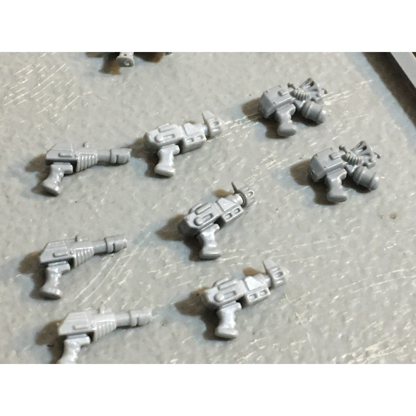 A33593 WARHAMMER 40K MIXED BITS LOT ROGUE TRADER PISTOLS GUNS GW