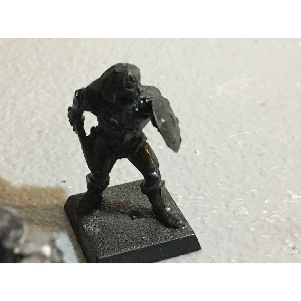 A32552 UNKNOWN MINIATURES PLASTIC WARRIOR SOLDIER BARBARIAN