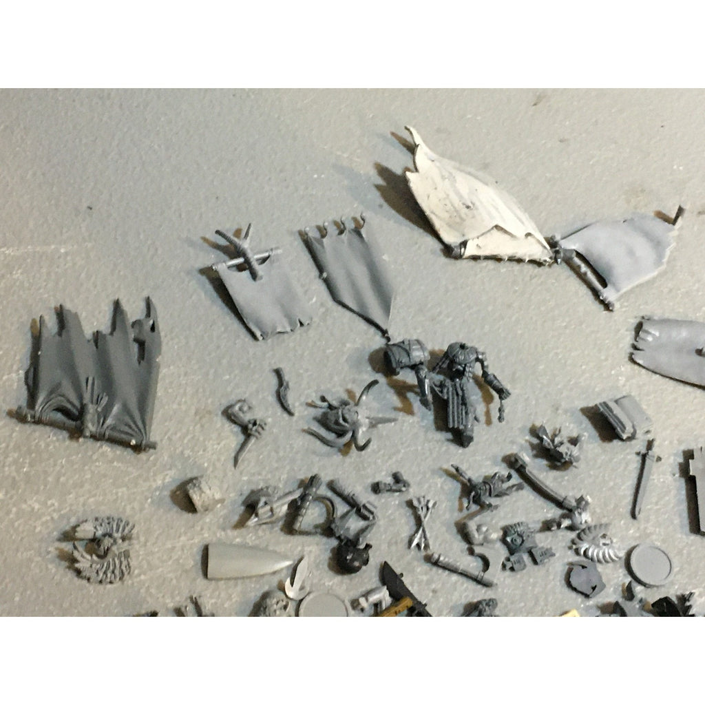 A29616 WARHAMMER FANTASY AOS MIXED BITS LOT BANNER SHIELD CLOAK GW