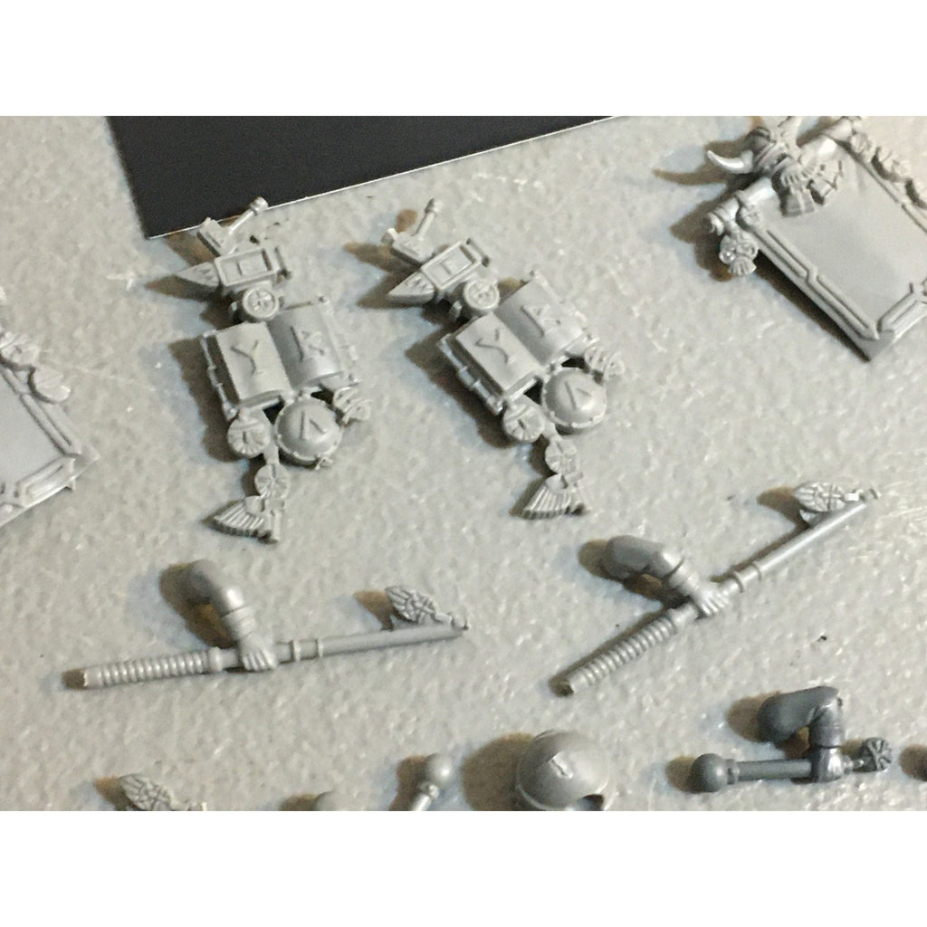 A33595 WARHAMMER FANTASY OLD WORLD DWARVES DWARFS BITS LOT BANNER AXE DRUM GW