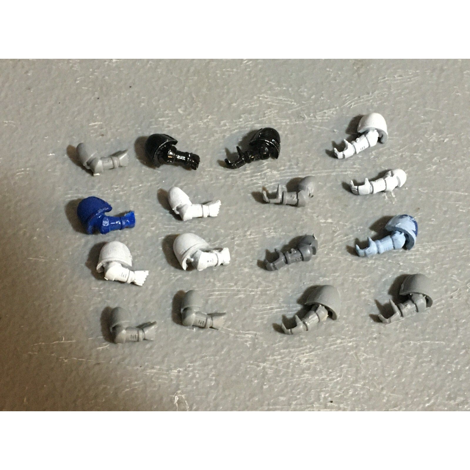 A22957 WARHAMMER 40K SPACE MARINES BITS LOT ARMS GAMES WORKSHOP GW