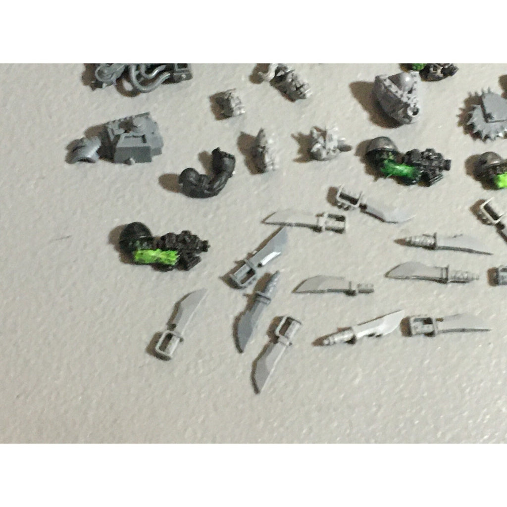 A22084 WARHAMMER 40K ORKS INCOMPLETE & BITS LOT GAMES WORKSHOP GW