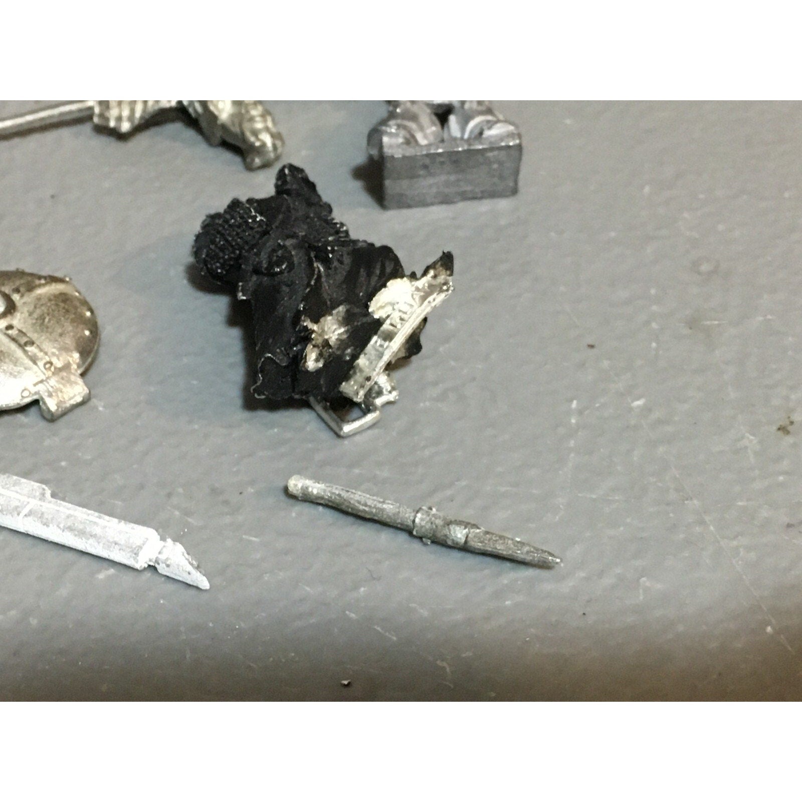 A23523 WARHAMMER FANTASY 40K BITS LOT INCOMPLETE STANDARD RIDER BANNER ELVES