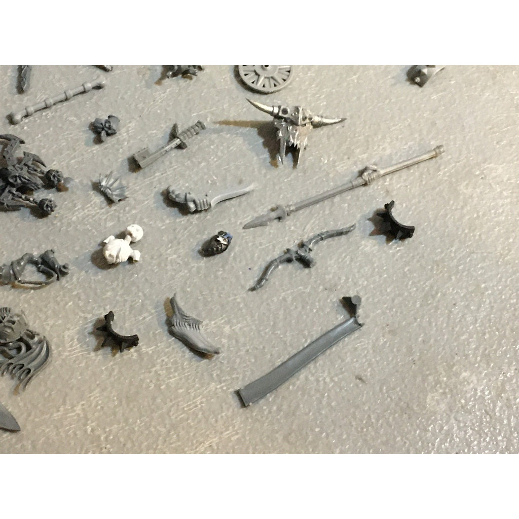 A29618 WARHAMMER FANTASY AOS MIXED BITS LOT BANNER SHIELD CLOAK GW