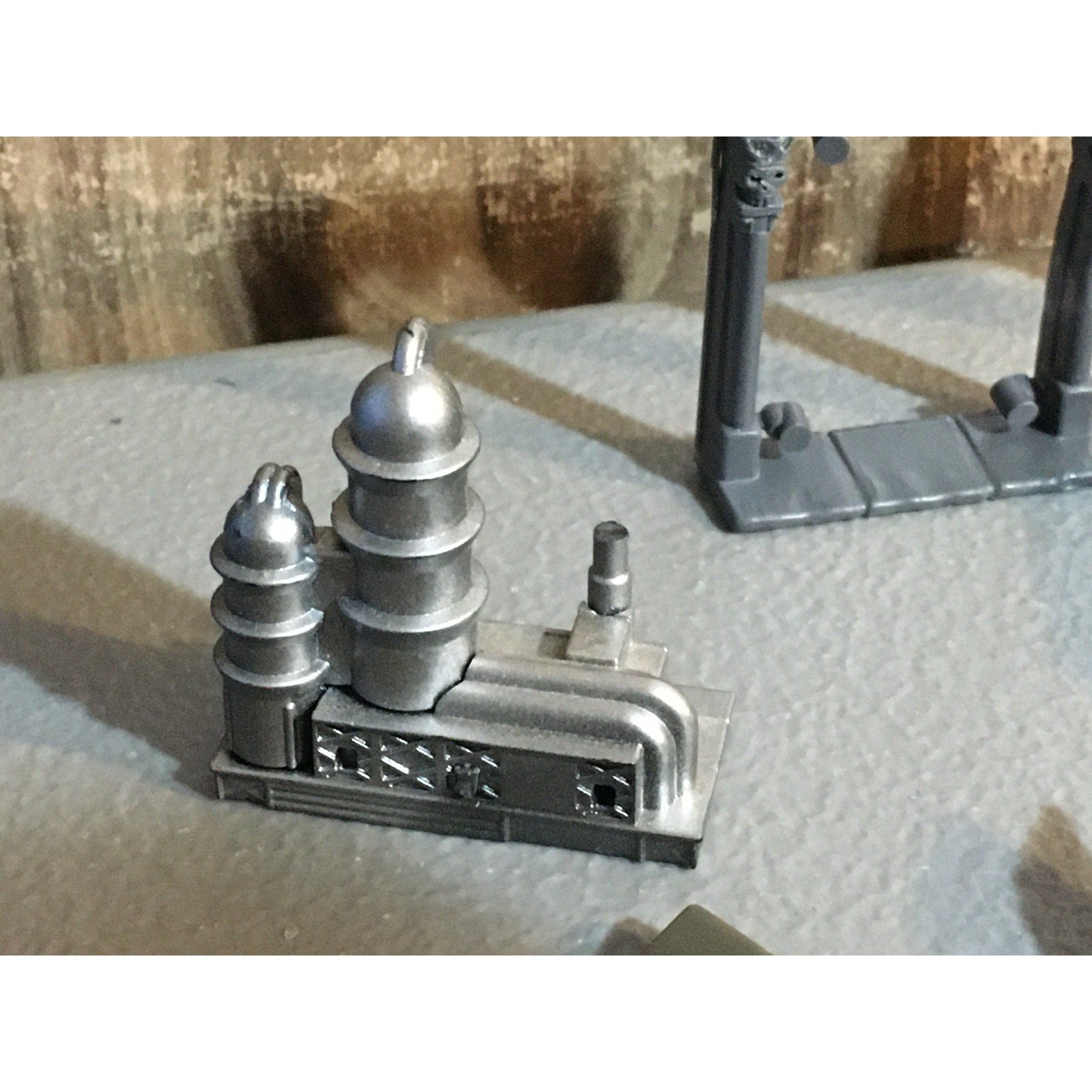 A32572 UNKNOWN MINIATURES PLASTIC MINIATURES LOT TERRAIN ARCH WALL DOORWAY