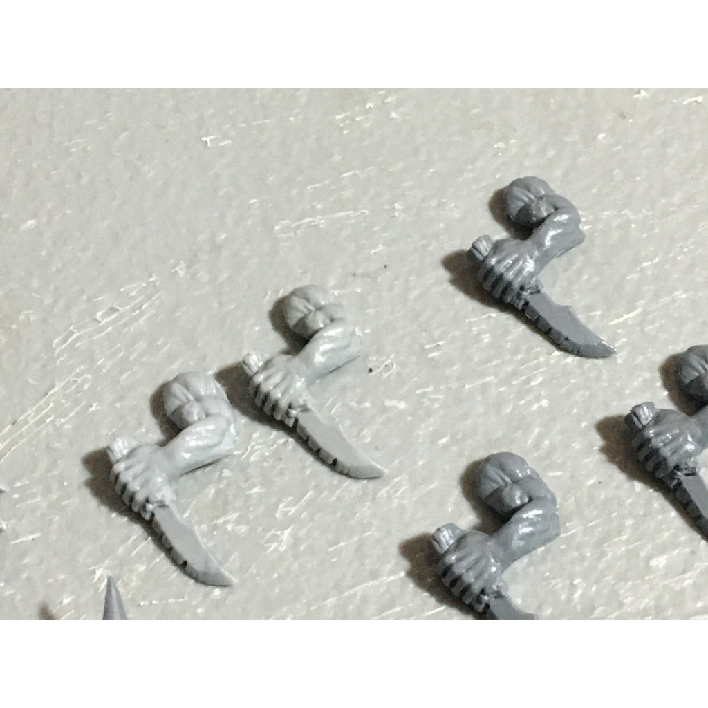 A22610 WARHAMMER FANTASY ORCS & GOBLINS BITS LOT ORC BOYZ HAND WEAPONS GW