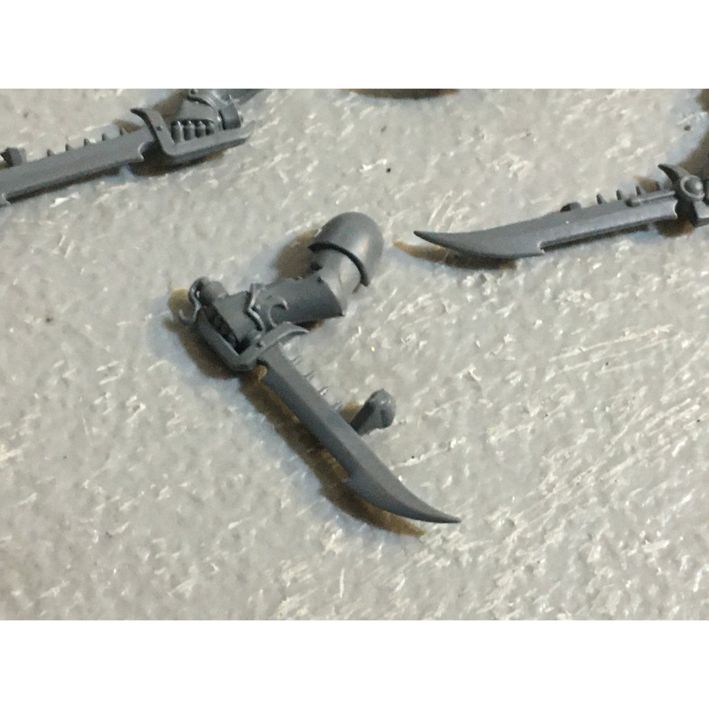 A31463 WARHAMMER 40K CHAOS EMPERORS CHILDREN BITS LOT BLADES SWORD GW