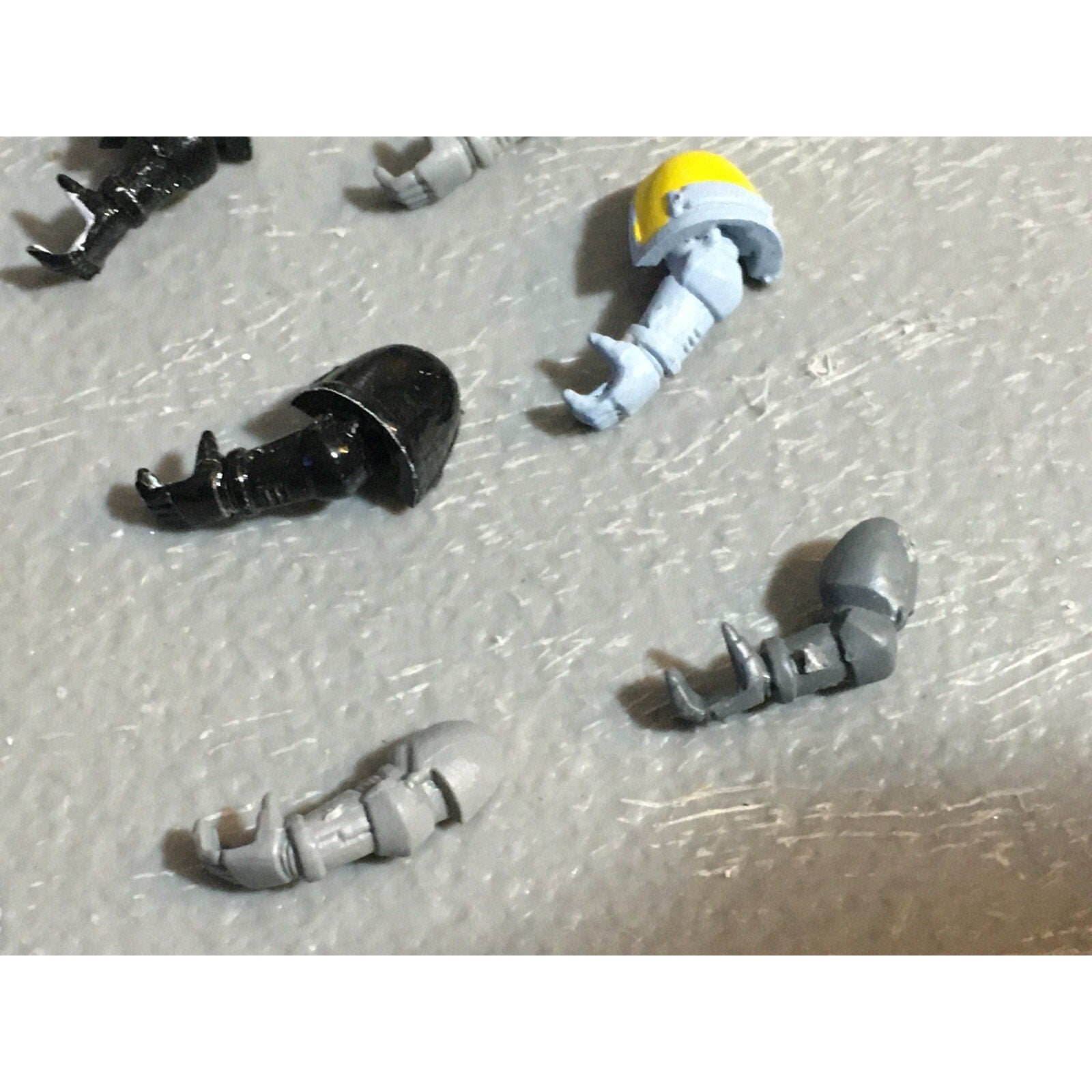 A22987 WARHAMMER 40K SPACE MARINES BITS LOT ARMS GW GAMES WORKSHOP
