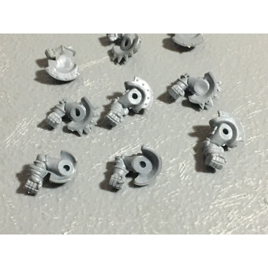 A22717 WARHAMMER FANTASY CHAOS MORTALS WARRIORS BITS LOT OOP SHIELD ARMS GW