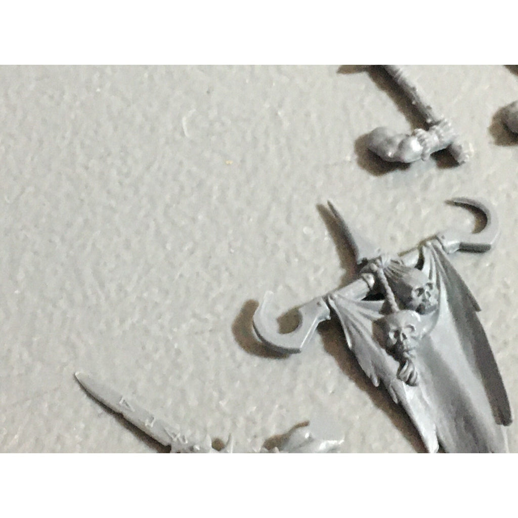 A22189 WARHAMMER FANTASY CHAOS MORTALS BITS LOT MIXED MARAUDER COMMAND & ARMS GW