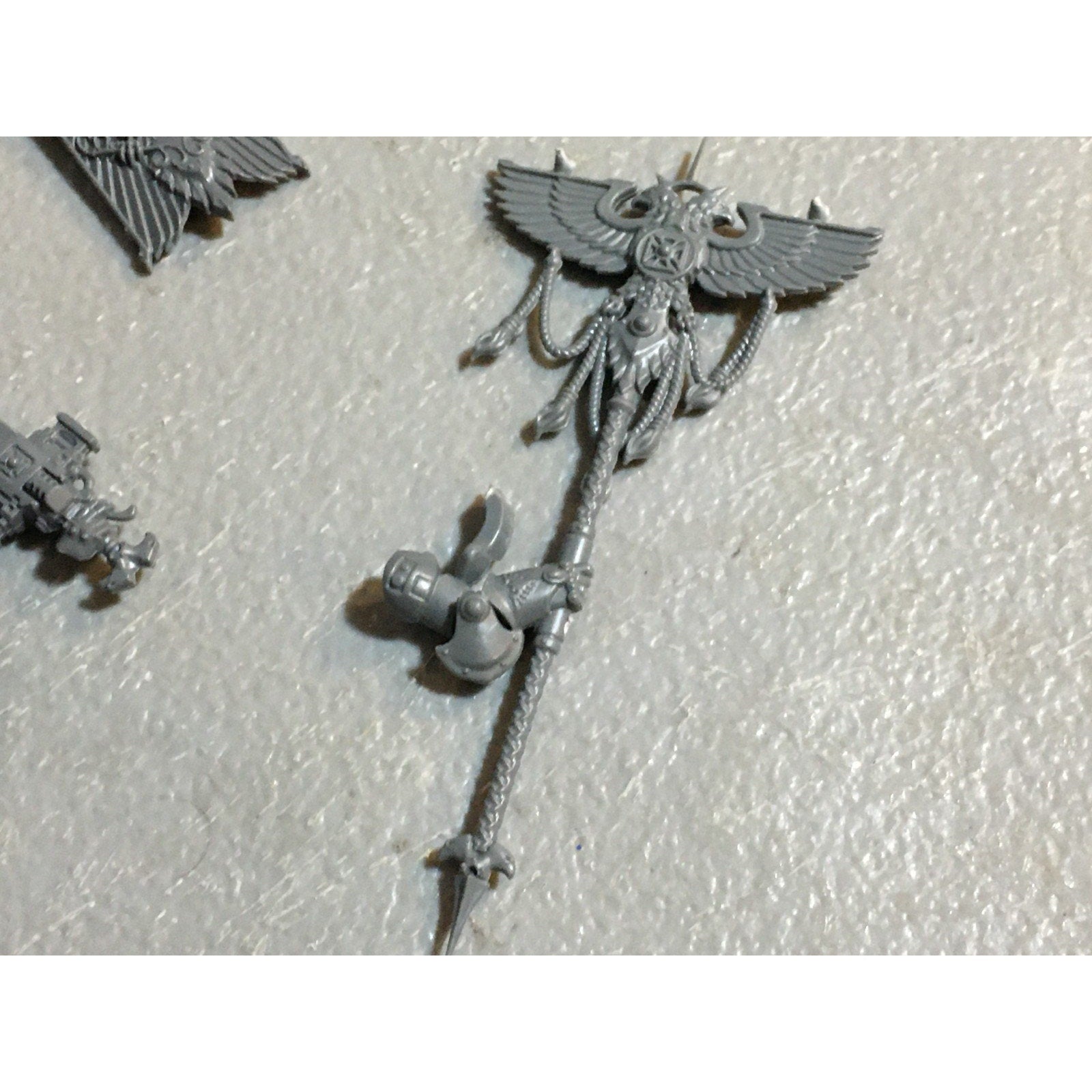 A26650 WARHAMMER 40K SPACE MARINES CUSTODES BITS LOT SENTINEL STORM BANNER GW