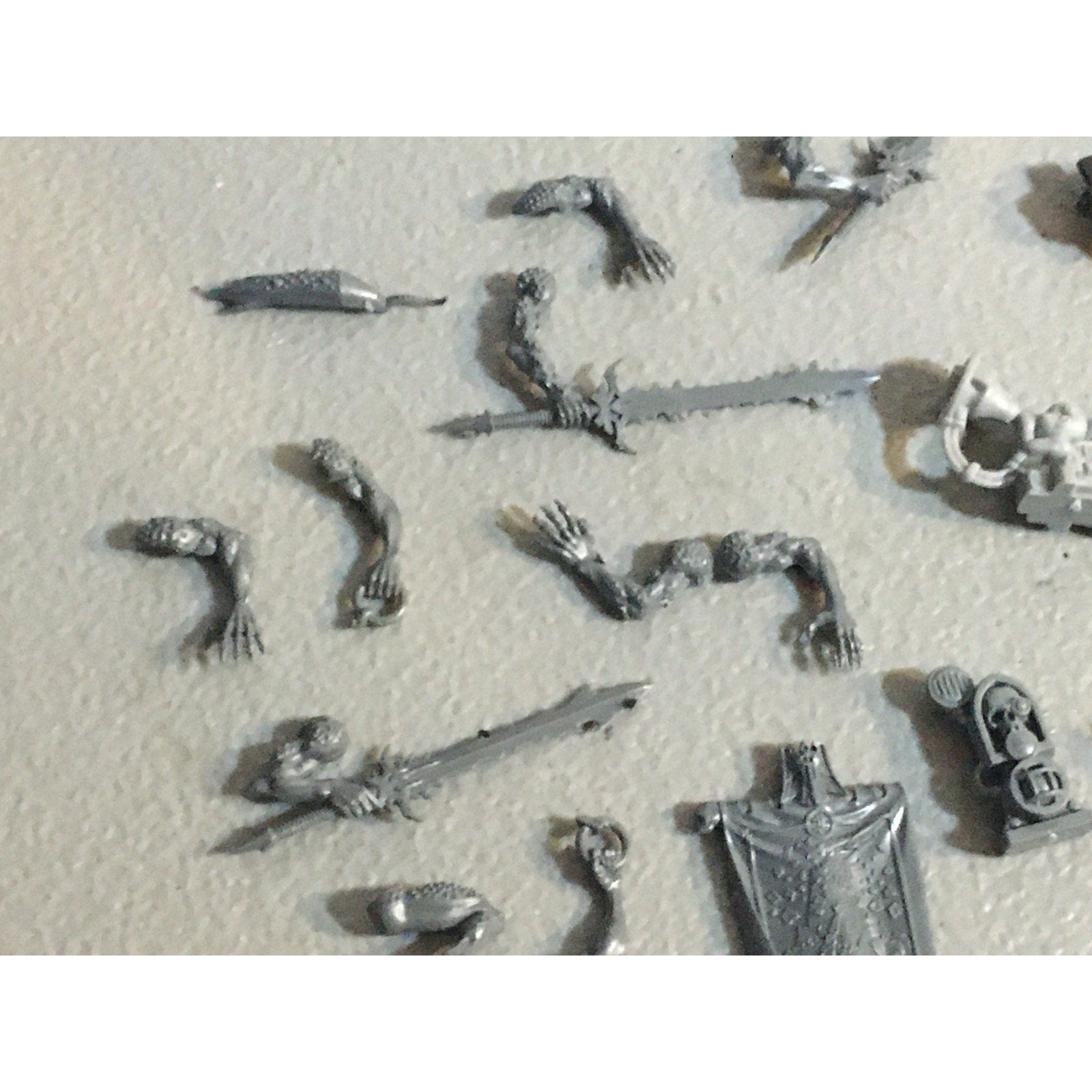 A32586 WARHAMMER 40K FANTASY RANDOM BITS LOT BLOOD ANGELS DAEMON UNDEAD GW