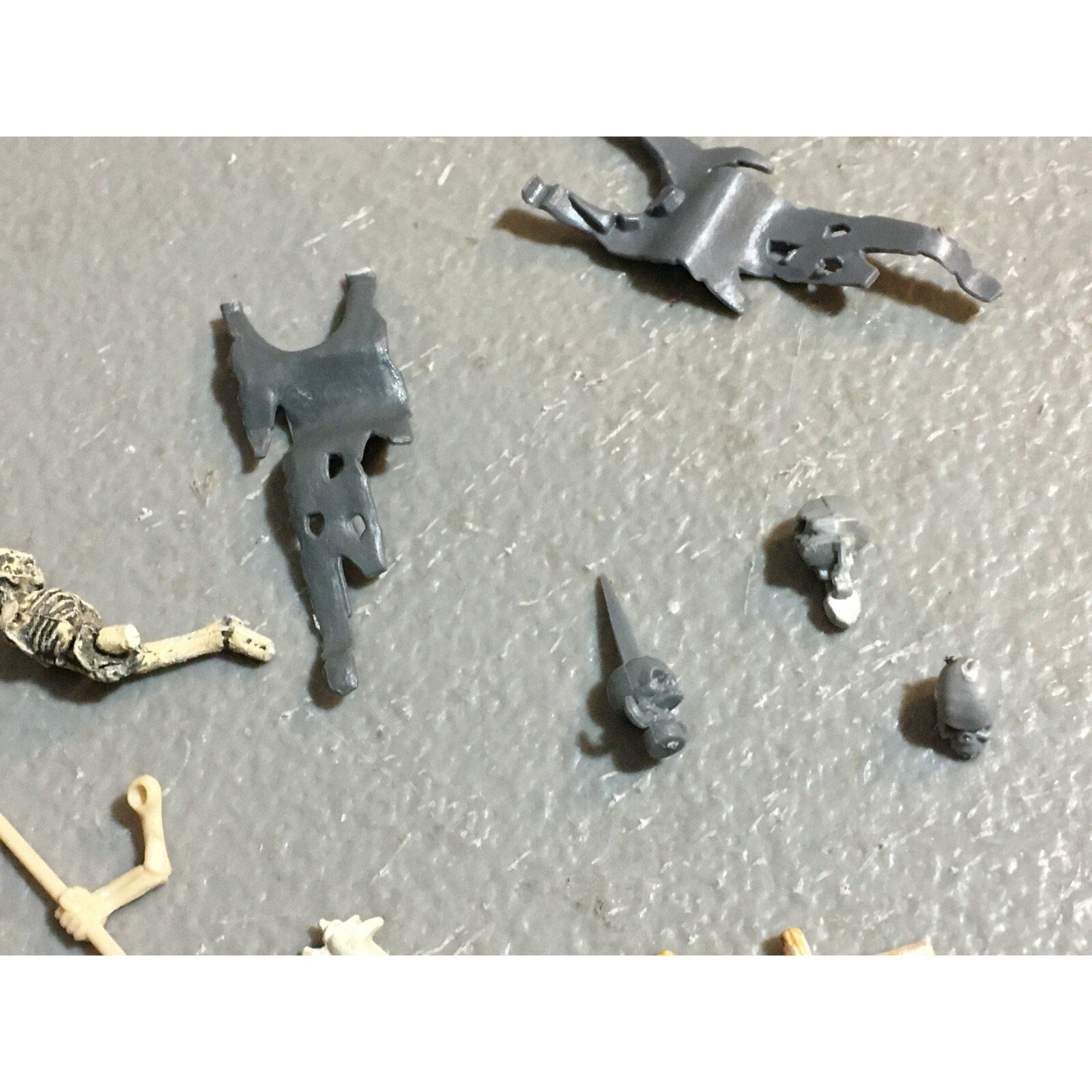 A23461 WARHAMMER FANTASY VAMPIRE COUNTS UNDEAD BITS LOT OLD SKELETONS GW