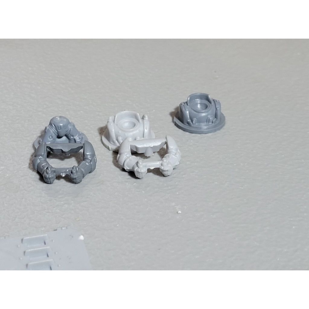 A18904 WARHAMMER 40K SPACE MARINES BITS LOT TANK VEHICLE RHINO RAZORBACK PRED