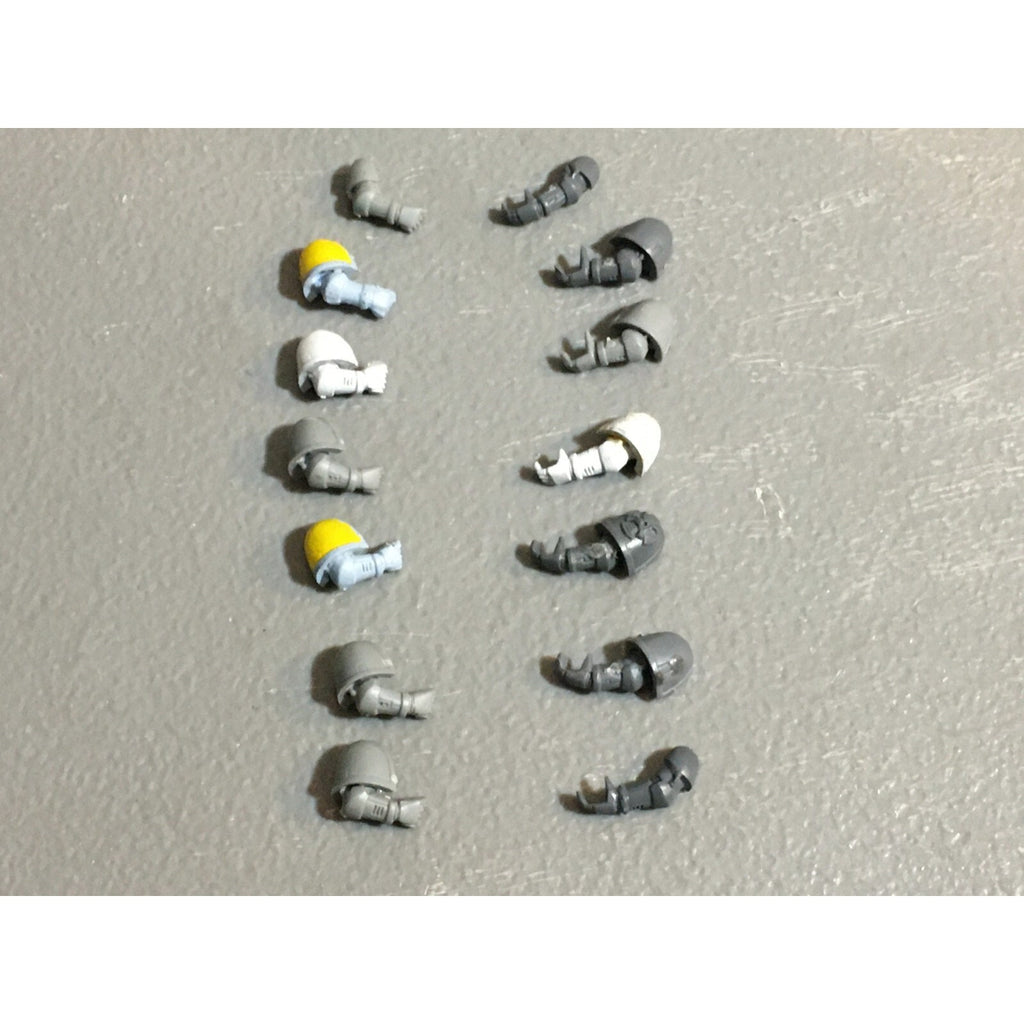A23083 WARHAMMER 40K SPACE MARINES BITS LOT ARMS GAMES WORKSHOP GW