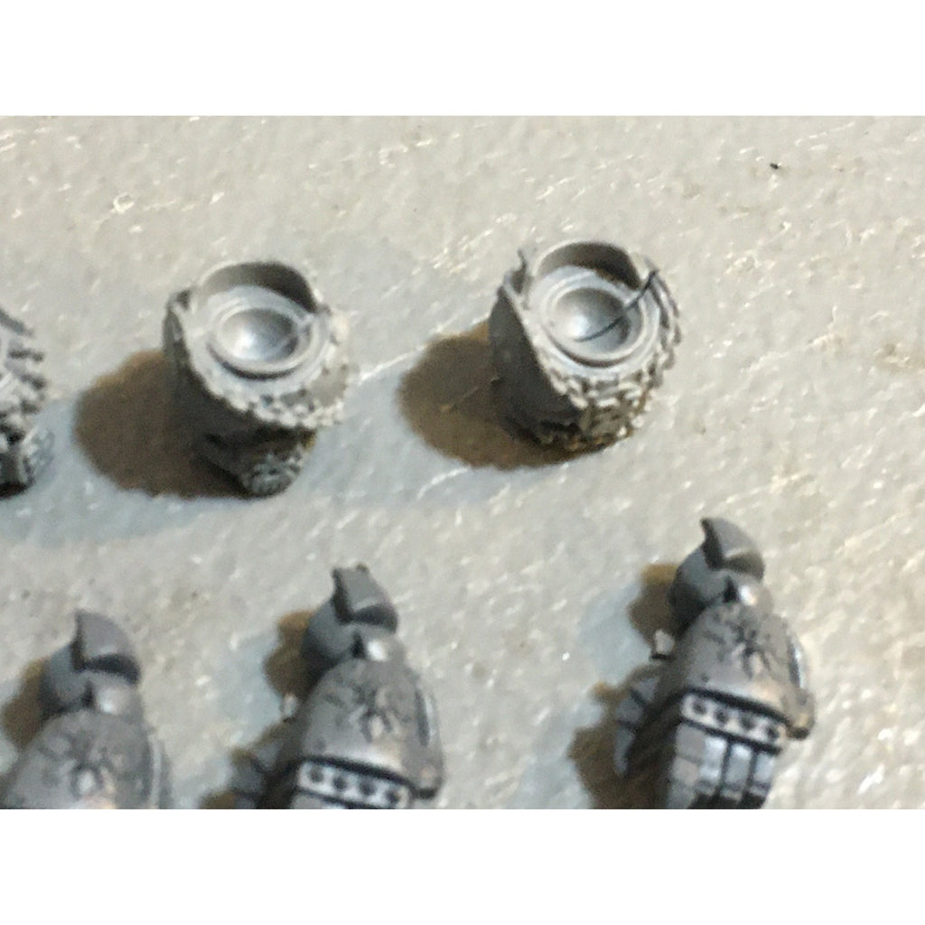 A33590 WARHAMMER 40K CHAOS SPACE MARINES CSM BITS LOT POWERFIST CHEST SWORD GW