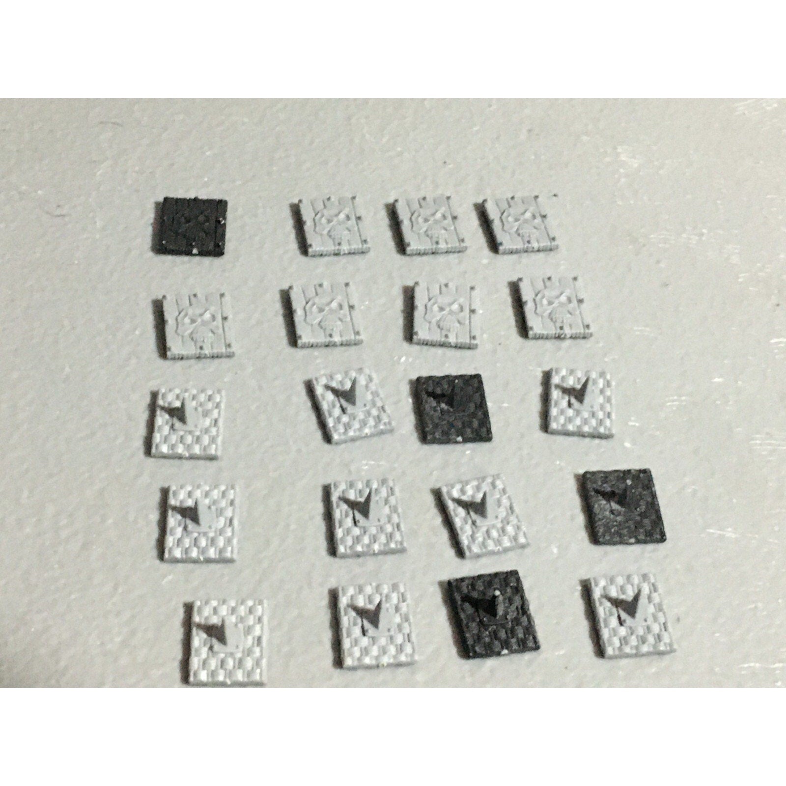 A22621 WARHAMMER FANTASY ORCS & GOBLINS BITS LOT GOBLIN SHIELD GAMES WORKSHOP GW