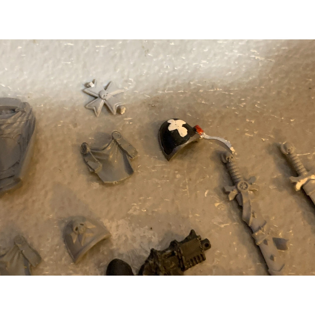 A23301 WARHAMMER 40K SPACE MARINES BLACK TEMPLARS BITS LOT BACKPACK OATHS GW