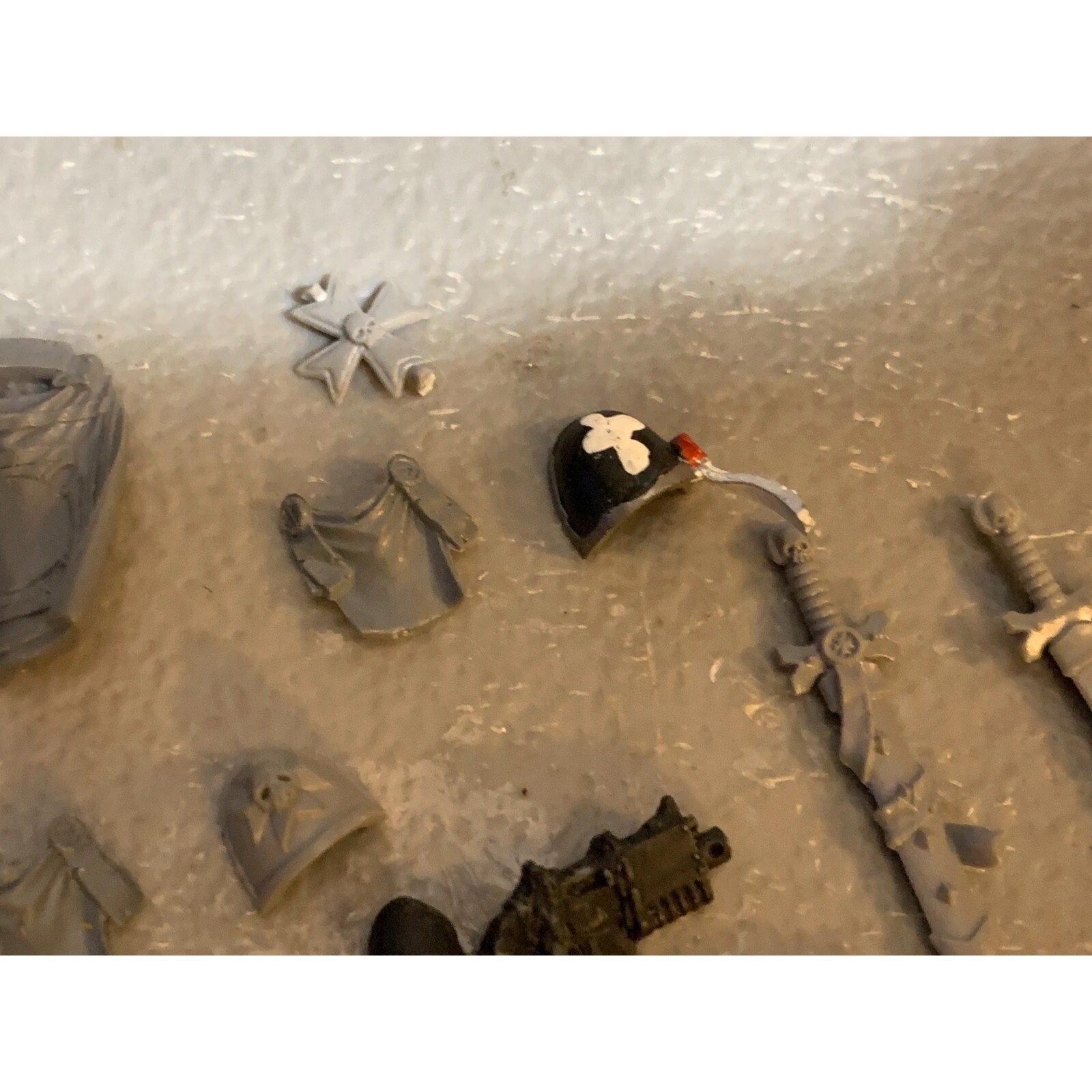 A23301 WARHAMMER 40K SPACE MARINES BLACK TEMPLARS BITS LOT BACKPACK OATHS GW