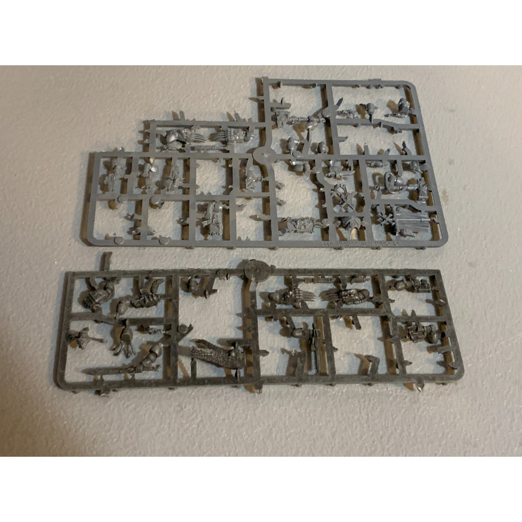 A28645 WARHAMMER 40K MARINES SPACE WOLVES FIRSTBORN HEADS ARMS BITS LO ...