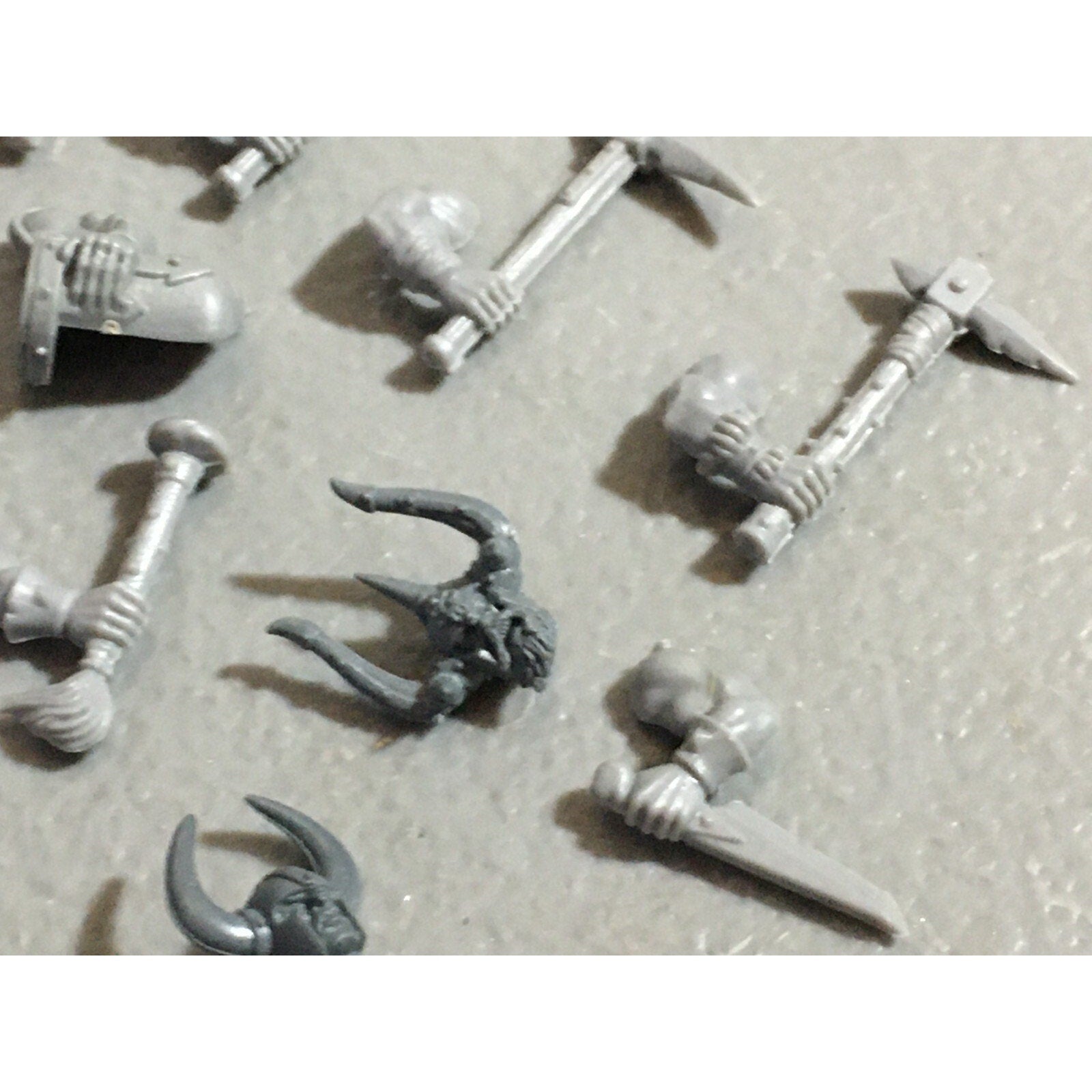 A22189 WARHAMMER FANTASY CHAOS MORTALS BITS LOT MIXED MARAUDER COMMAND & ARMS GW