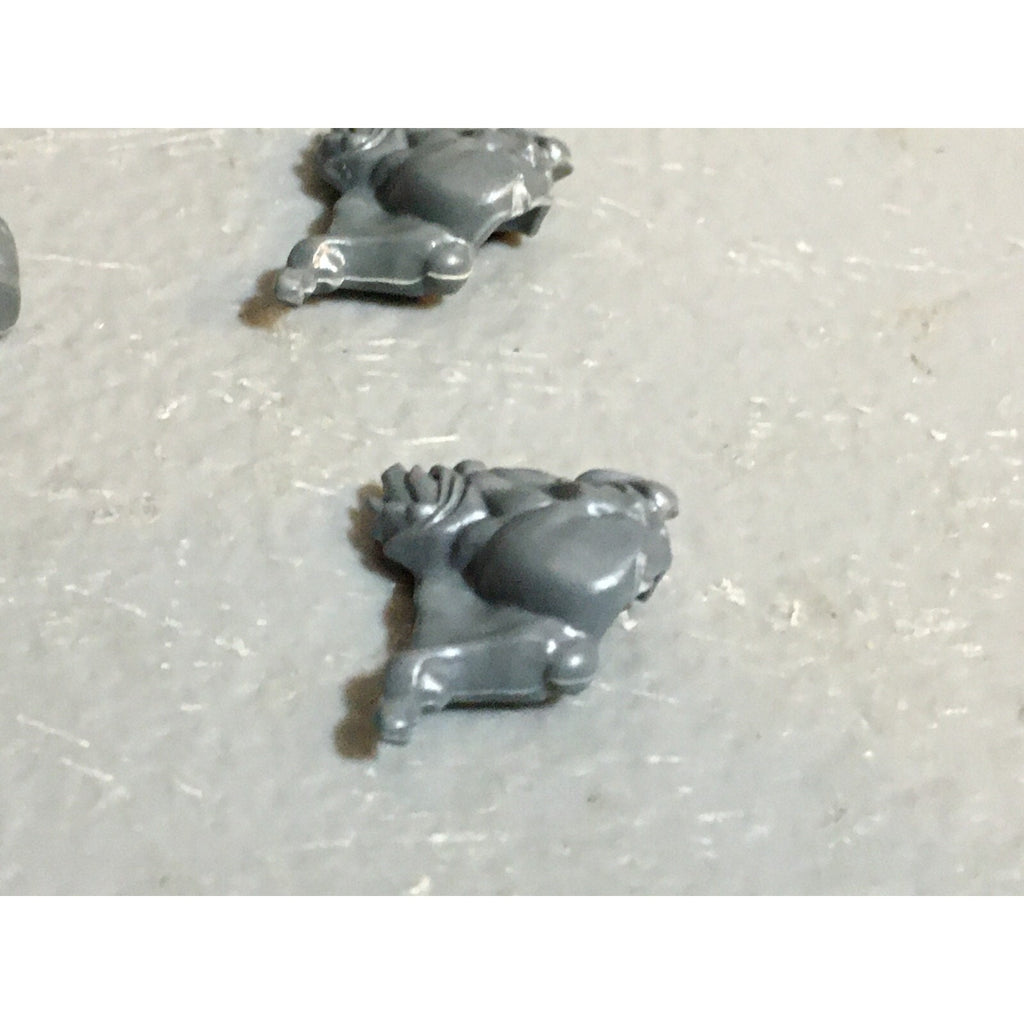 A23235 WARHAMMER FANTASY CHAOS BEASTMEN BITS LOT MINOTAUR HANDS ARMS GW
