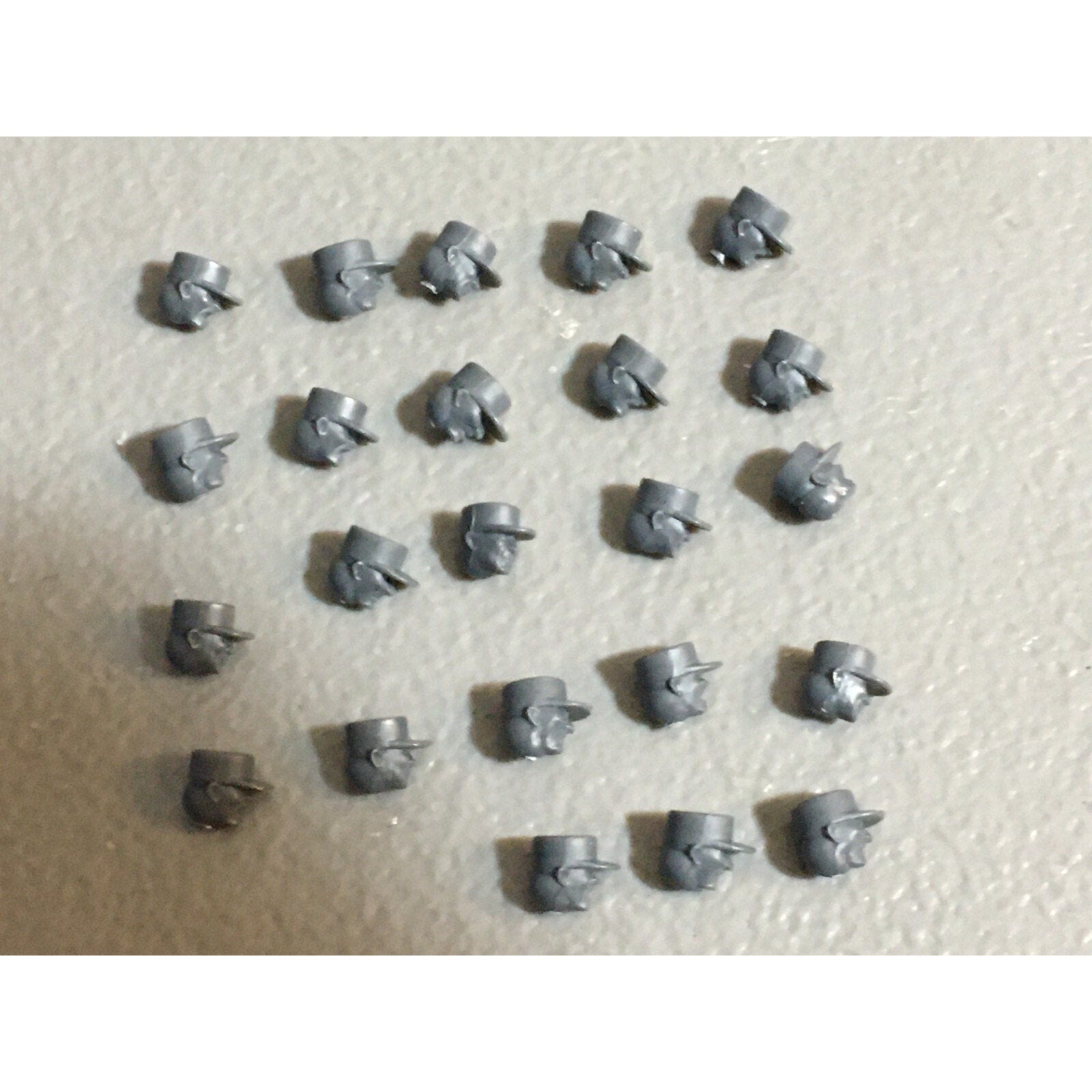 A23031 WARGAMES ATLANTIC HEADS GROGNARD KEPI 23 CT 28MM MINIATURES BITS LOT