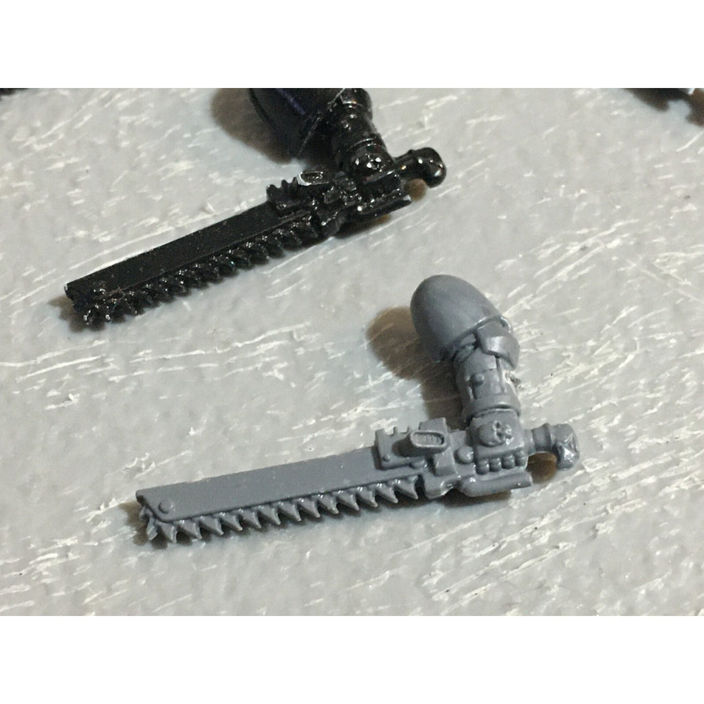A22971 WARHAMMER 40K SPACE MARINES BITS LOT CHAINSWORD POWER FIST GAMES WORKSHOP