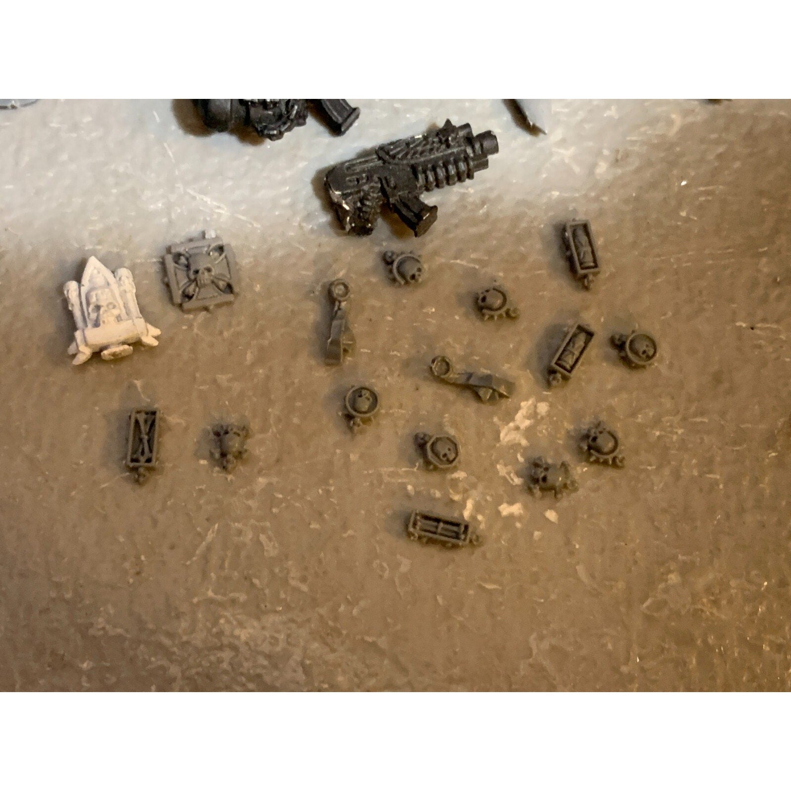 A23301 WARHAMMER 40K SPACE MARINES BLACK TEMPLARS BITS LOT BACKPACK OATHS GW