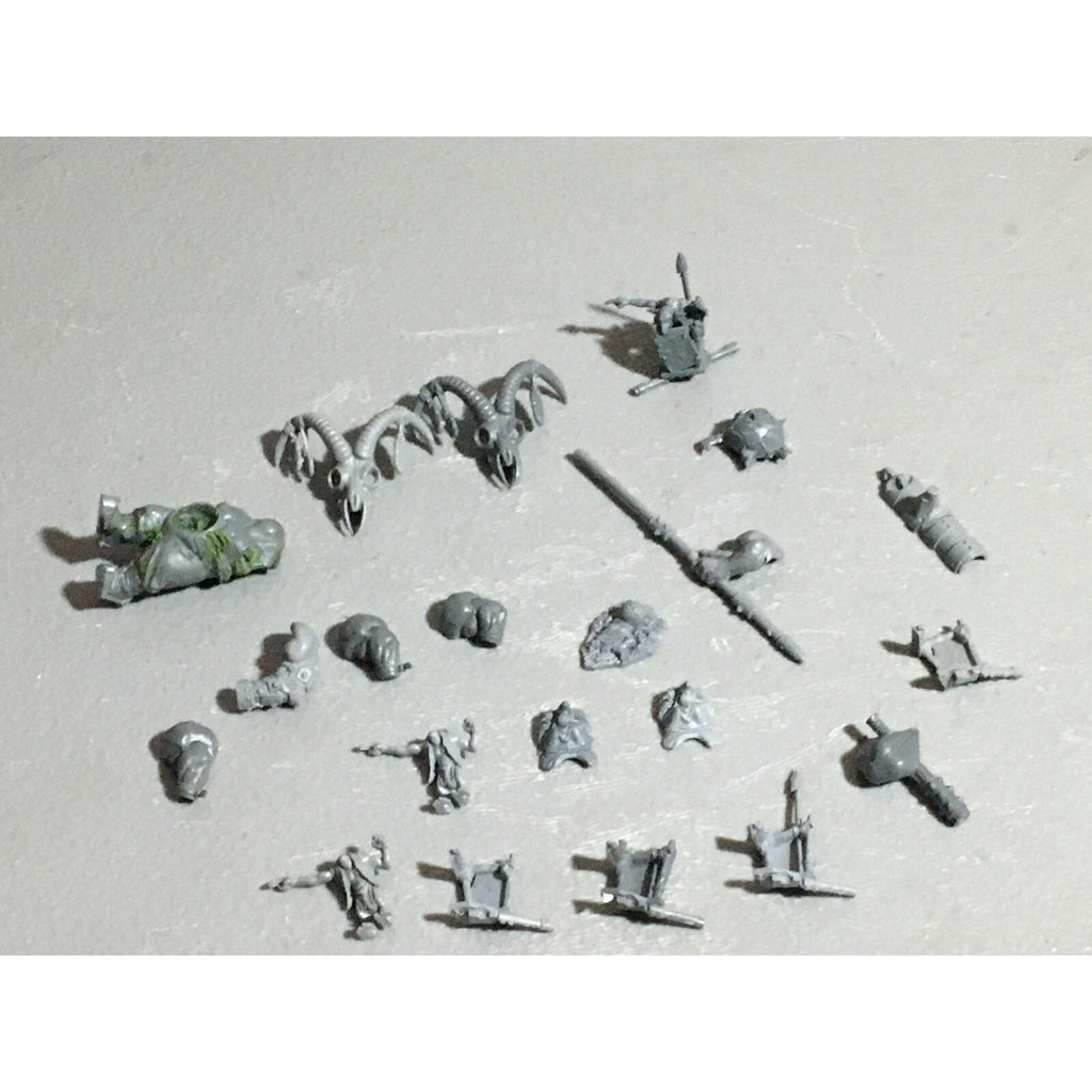 A22596 WARHAMMER FANTASY OGRE KINGDOMS BITS LOT MIXED GAMES WORKSHOP GW