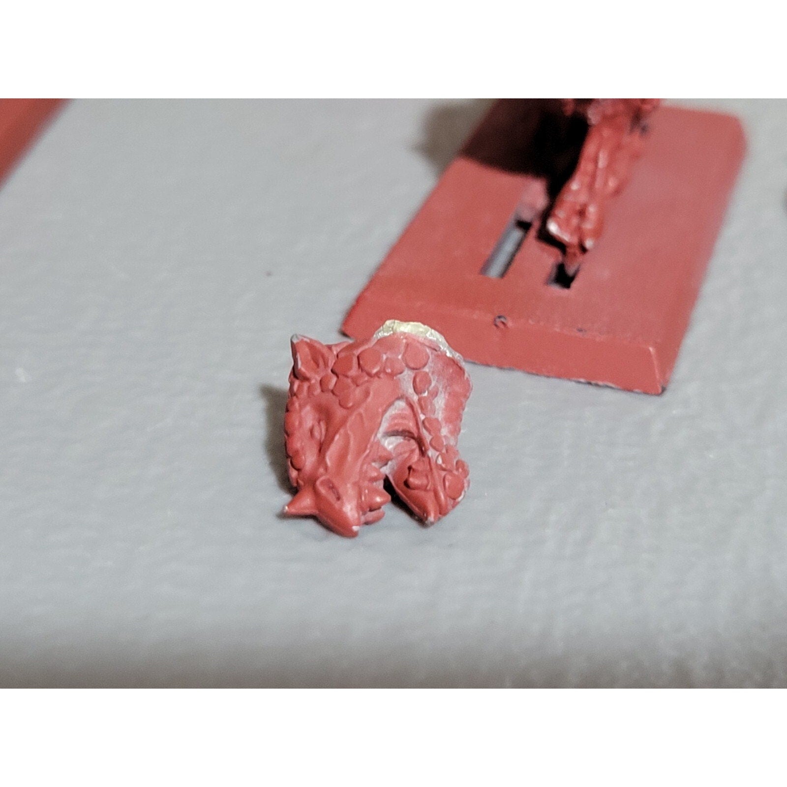 A18131 WARHAMMER 40K CHAOS DAEMONS METAL FLESH HOUNDS OF KHORNE MISS 1 HEAD