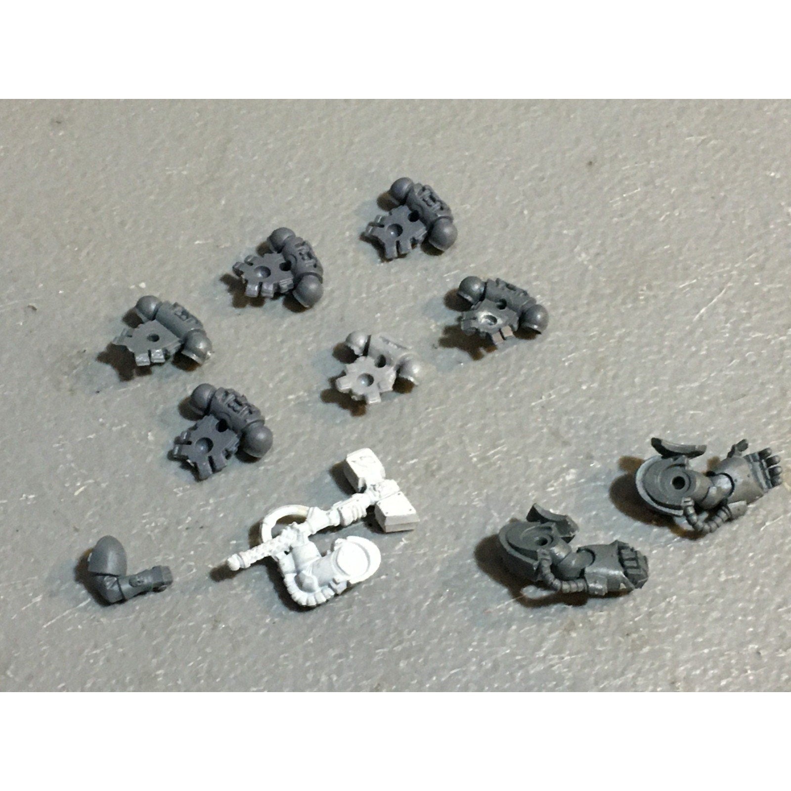 A27487 WARHAMMER 40K SPACE MARINES BITS LOT BACKPACKS TERMINATOR ARMS GW